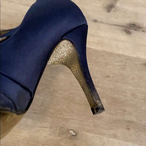 Navy heels - Picture 3 of 4